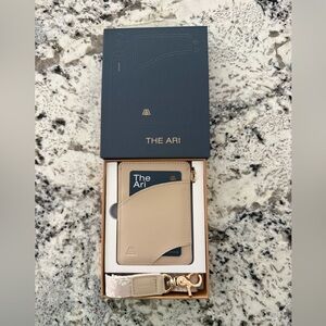 Andar The Ari Wallet - NEW IN BOX